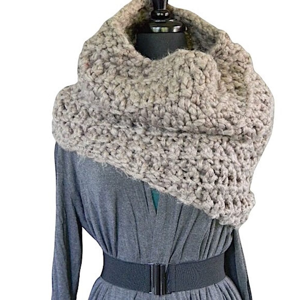 Handknit Chunky Oversized Lace Openwork Grey Tan Cowl